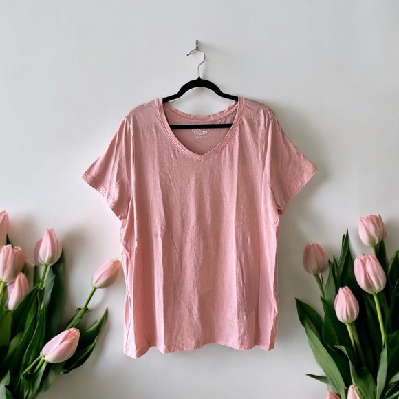 Time and Tru Light Pink V-Neck T-Shirt - Picture 3 of 7